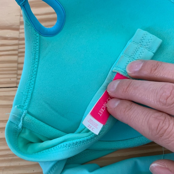 Victoria’s Secret turquoise bikini - Picture 3 of 4